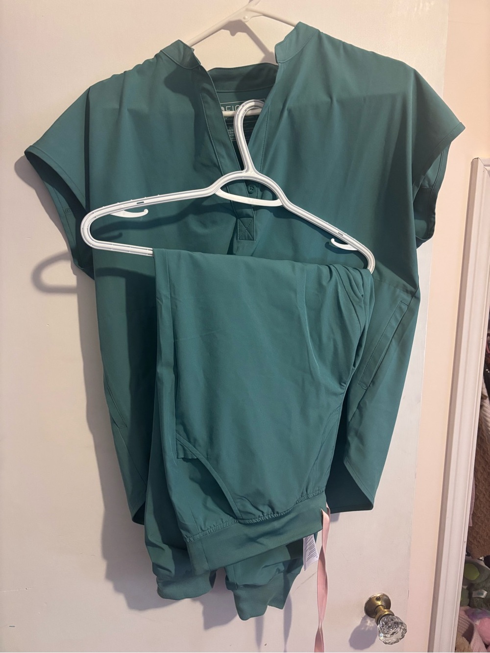 Figs scrubs